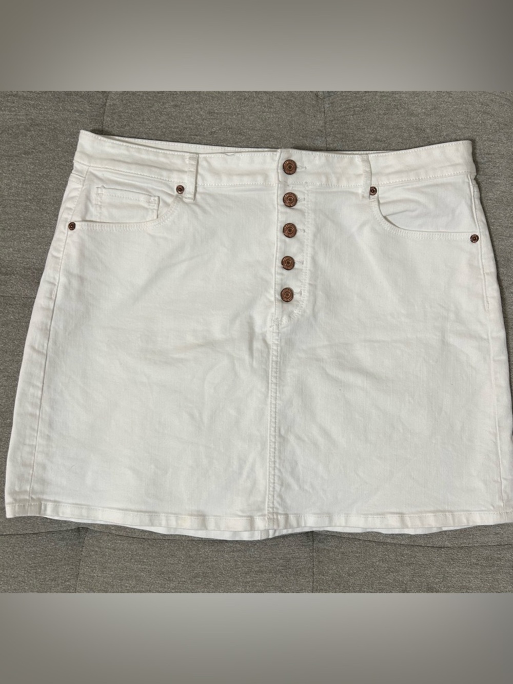 LOFT White Button-Front Denim Skirt